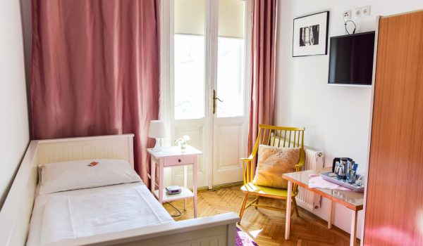 Zimmer_2_Strauss_2458